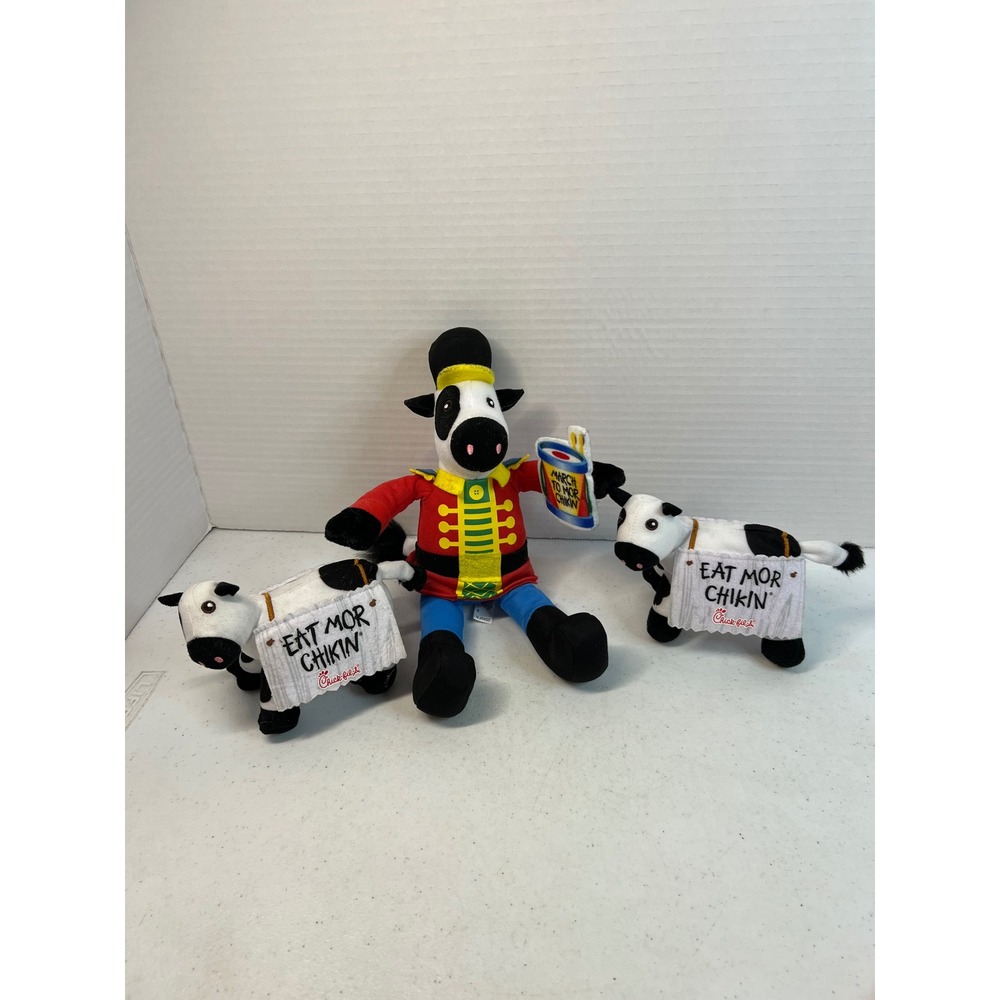 Chick-fil-A Eat Mor Chikin Plush Cow Set Nutcracker and 2 Sign Cows Collectible